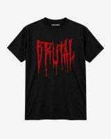 T-shirt Brutal preta Força Bruta com lettering vermelho de inspiração metal em destaque na frente